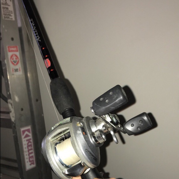 Fishing pole - Picture 1 of 1